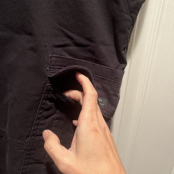 Wrangler Relaxed Fit Black Cargo Shorts Hiking Mens Size 48 - Picture 4 of 9